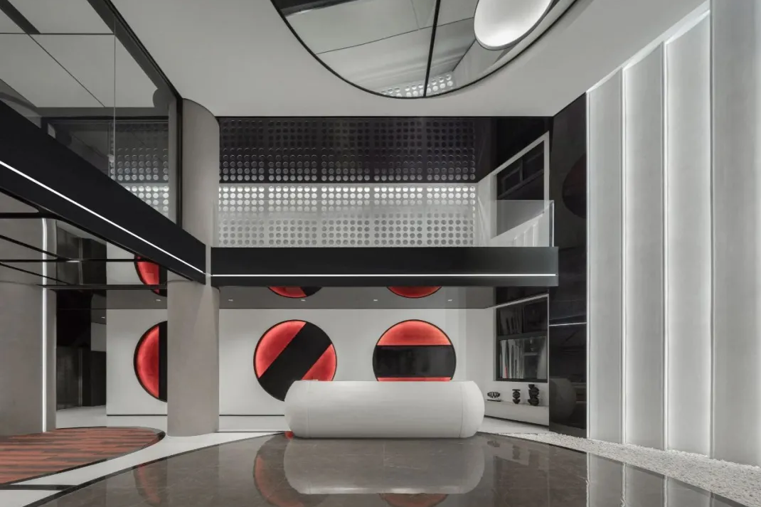 辦公室紅色和灰色搭配設(shè)計(jì)，盡顯高端