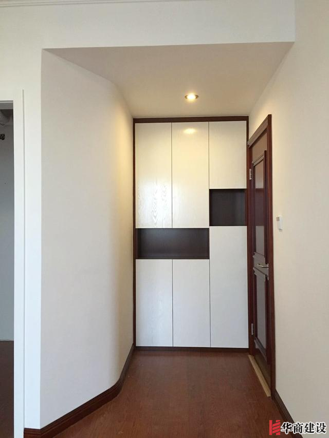 最新廣州流行的玄關(guān)裝修設(shè)計(jì)類型圖片