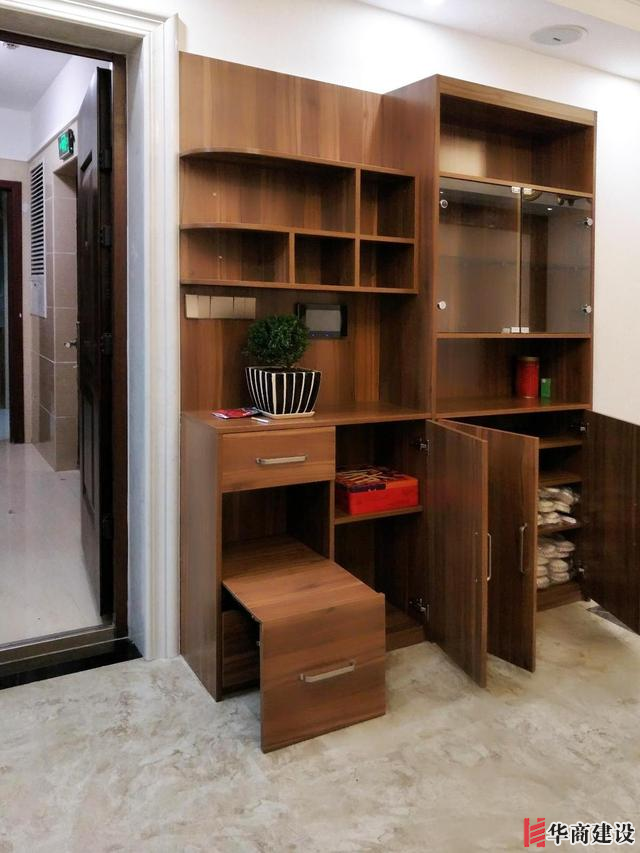 最新廣州流行的玄關(guān)裝修設(shè)計(jì)類型圖片