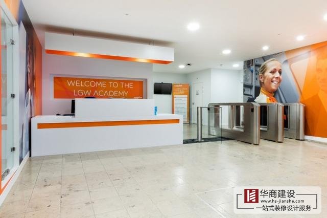 公司前臺裝修該怎么設(shè)計，廣州辦公室前臺裝飾